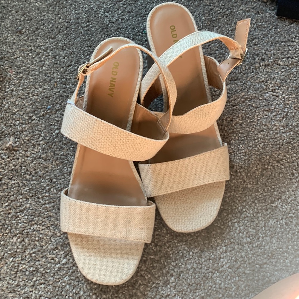 NWOT Old Navy Cream Sandals